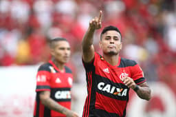 Everton marca no início do jogo, e Flamengo vence o Sport na estreia no Brasileirão