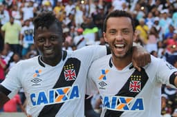 Com três do camisa 10, Vasco inicia a Série B com goleada