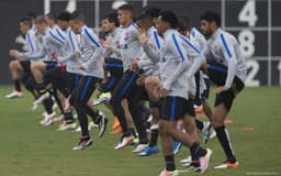 Timão fez última treino neste sábado antes de pegar o Vitória&nbsp;