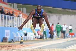 Jadel Gregório segue em busca da Rio-2016 (Foto: Ricardo Bufolin/ECP)