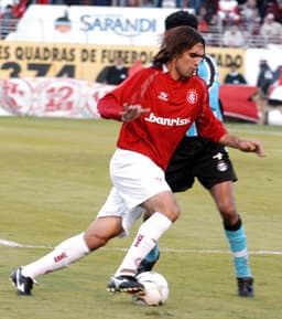 F9 marcou o 1000º gol da história do Gre-Nal na estreia pelo Inter