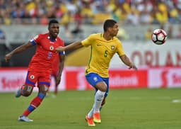 Casemiro - Brasil x Haiti