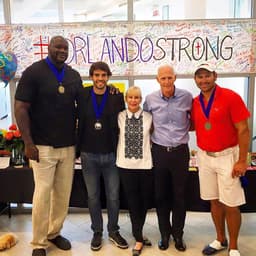 Kaká visita vítimas de ataque em Orlando