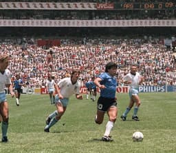 Maradona contra a Inglaterra na Copa de 1986