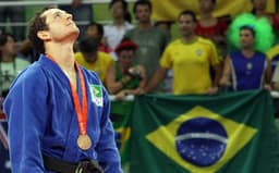 Olimpíadas 2008 Pequim - Thiago Camilo recebe  medalha de bronze no jodo