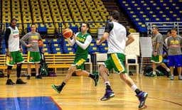 Treino da seleção de basquete