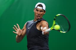 Rafael Nadal em treino na última segunda (Foto: Roberto Schmidt/AFP)