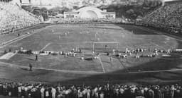 Em 1940, o Paca foi inaugurado com rodada dupla. No 2º jogo, Timão estreou no estádio batendo o Atlético-MG: 4 a 2