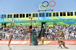 Agatha e Barbara - Volei de Praia