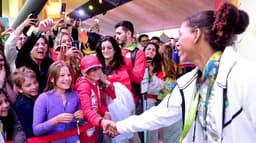 Rafaela Silva Com a Torcida