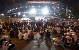 Torcida protesta depois do jogo