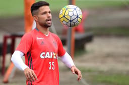 Diego volta ao time neste domingo (Gilvan de Souza / Flamengo)
