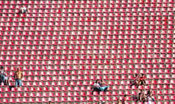 Com público pequeno, o São Paulo não conseguiu sair do 0 a 0 com o o Coritiba no Morumbi