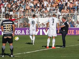 Ídolo da Ponte Preta, Dicá foi responsável por dar o pontapé inicial no jogo contra o Corinthians