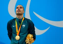 Daniel Dias com mais uma medalha dourada no peito<br>​