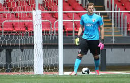 Lucas Perri conquistou seis títulos pelo sub-20 do São Paulo entre 2015 e 2016