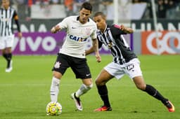 Giovanni Augusto e Lucas Cândido - Corinthians x Atlético-MG