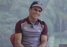 Robson atendeu o LANCE! no estúdio de entrevistas do CT da Barra Funda