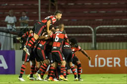 Confira as imagens da vitória do Flamengo no clássico