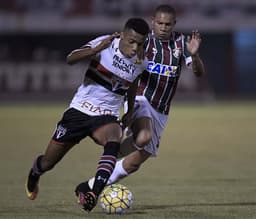 David Neres parte em arrancada contra Wellington