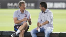 Oswaldo e Loss durante treino desta quinta-feira