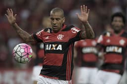 Emerson Sheik vive indefinição no Flamengo