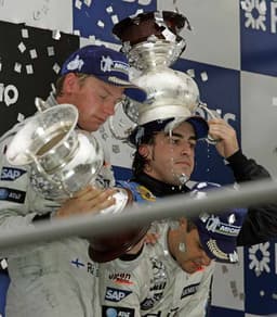 Em 2005, Alonso chegou em terceiro e garantiu o título. Montoya ganhou a prova