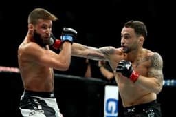 Frankie Edgar derrotou Jeremy Stephens por decisão unânime dos jurados