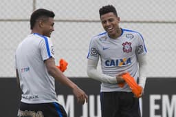 Bruno Paulo e Gustavo em treinamento do Corinthians