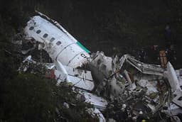Chapecoense tem desafio de se reerguer após queda de avião deixar 71 mortos e seis feridos