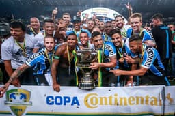 A fila em competições nacionais: Grêmio - fora da fila - atual campeão da Copa do Brasil