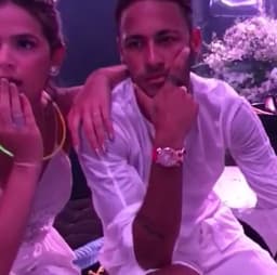 Neymar e Bruna Marquezine participam de 'Desafio do Manequim'