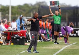 Cristovão Borges durante jogo do Vasco na estreia na Florida Cup. Confira a seguir a galeria especial do LANCE!