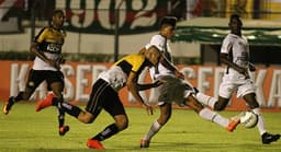 Sornoza e Pedro x Criciúma (Foto: Nelson Perez/Fluminense FC)