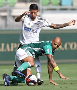 Felipe Melo durante o amistoso contra a Ponte