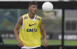 Marciel renovará contrato com o Corinthians por quatro temporadas