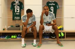 Alecsandro ao lado de Antônio Carlos no vestiário da Arena Corinthians (Foto: Cesar Greco/Palmeiras)