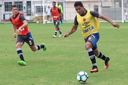 Treino do Vasco no domingo de Carnaval em São Januário. Confira a seguir fotos de outras atividades da equipe