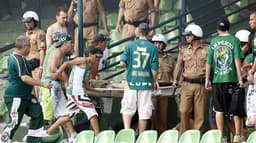 Confusão iniciou ao fim do empate em 1 a 1 entre Coritiba e Fluminense