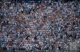 Torcida do Santos foi maioria no Pacaembu contra o Red Bull