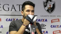 Luan se despediu do clube e entregou uma camisa de agradecimento a Euriquinho. Confira mais imagens a seguir