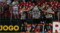 Corinthians venceu por 2 a 0 no Morumbi