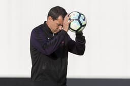 Fabio Carille, técnico do Corinthians, durante treinamento da equipe