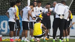 Dorival vai contar com as peças que tem no elenco para três competições