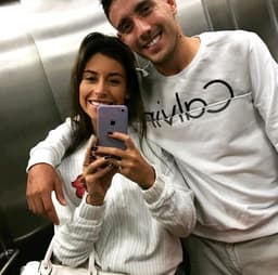 Alan Ruschel e a namorada Marina