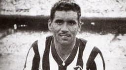 Nilton Santos pelo Botafogo