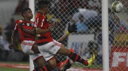 O Flamengo tirou o título carioca das mãos do Vasco em 2014 nos acréscimos, com Márcio Araújo marcando gol em impedimento