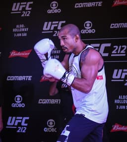 José Aldo treina diante do público antes do UFC Rio