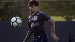 Fagner no treino desta sexta-feira no CT