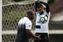 Arzul e Vanderlei em treino do Santos